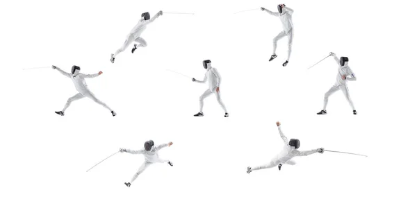コラージュ 白い制服の訓練で男性プロのフェンシングのダイナミックなスタジオショット 白い背景に隔離された剣でフェンシング スポーツ アクション ライフスタイル 競争の概念 — ストック写真