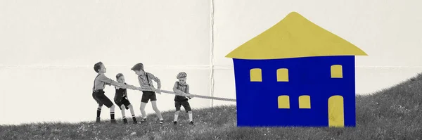 Conceptual Design Little Boys Children Pulling House Rope Symbolizing Moving — Foto de Stock