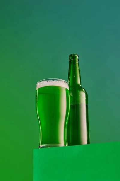 Popular Favorite Drink Glass Bottle Green Foamy Beer Green Background — Stockfoto