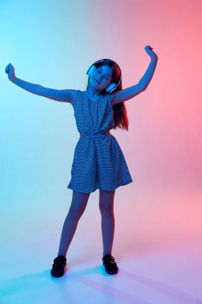 Little Girl Child Headphones Dancing Listening Music Headphones Gradient Blue — Stockfoto