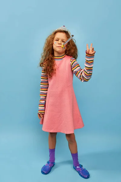 Birthday Kid Little Cute Girl Child Curly Hair Posing Pink — Stockfoto