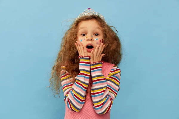 Shocked Face Little Cute Girl Child Curly Hair Posing Pink — Stockfoto