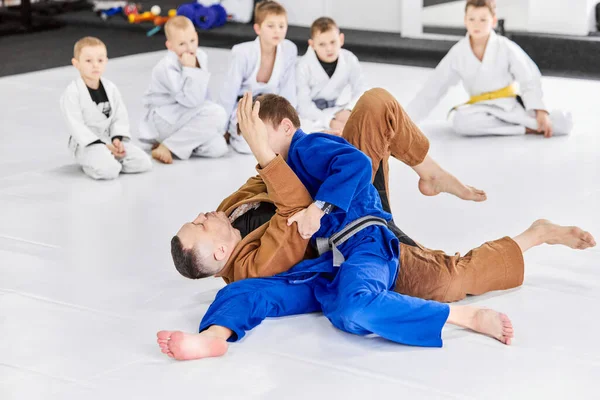 Teacher Professional Judo Jiu Jitsu Coach Trainer Training Kinds Boys — Stok fotoğraf