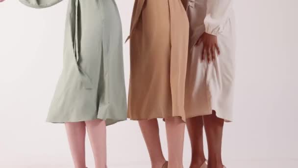 Beautiful Stylish Women Tender Feminine Dresses Dancing Posing Grey Studio — Vídeo de stock