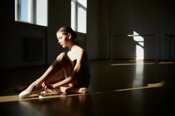 Young Tender Teen Girl Classical Ballet Dancer Getting Ready Train — Stok fotoğraf