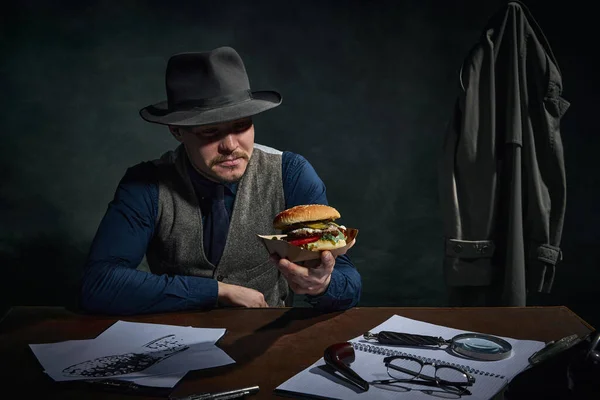 Professional Detective Fedora Hat Sitting Table Having Lunch Delicious Burger — 图库照片