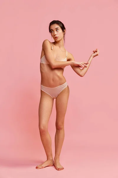 Full Length Portrait Young Tender Brunette Girl Slim Fit Body — Zdjęcie stockowe