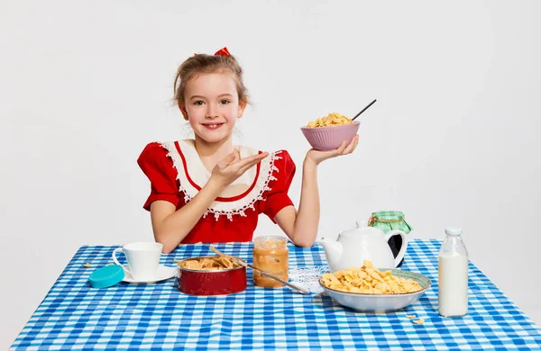 Breakfast Time Portrait Beautiful Little Girl Child Posing Dining Table — Stock Photo, Image