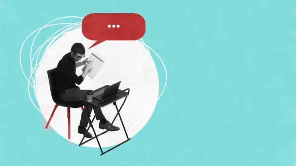 概念设计 当代艺术在线会议 商人坐在桌旁 与员工在笔记本电脑上通过视频通话 商业概念 职业发展 集思广益 — 图库照片