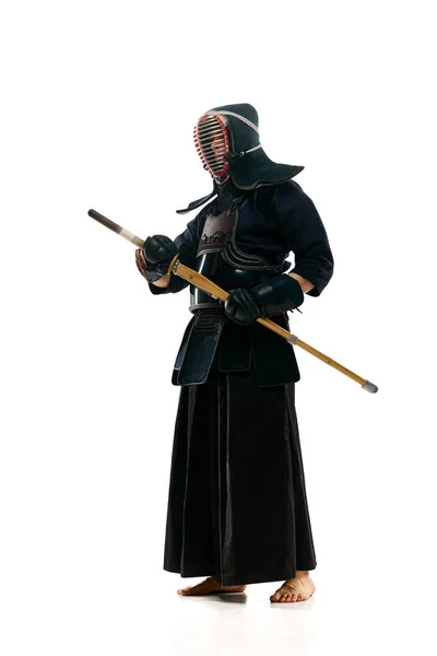 Porträtt Man Professionell Kendo Idrottare Uniform Poserar Med Shinai Svärd — Stockfoto