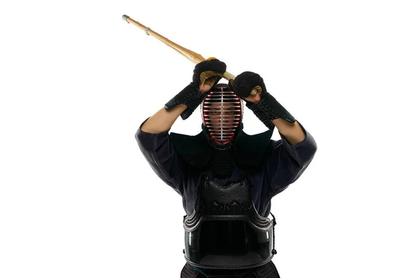 Vážný Pohled Portrét Muže Profesionální Kendo Sportovec Uniformě Pózující Mečem — Stock fotografie