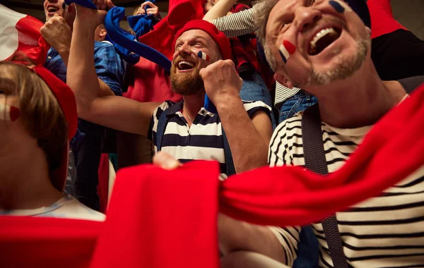 Zjednoczeni Futbol Fani Piłki Nożnej Emocjonalnie Rozweselają Ulubioną Drużynę Francuską — Zdjęcie stockowe