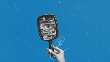 Hareket etmeyi, animasyonu durdurun. Kavramsal görüntü. Bir sürü insan gözü olan kadın bir ayna tutuyor. Sosyal görüş ve nüfuz. İç dünya kavramı, sosyal etki, psikoloji, çeşitlilik. Sürrealizm.