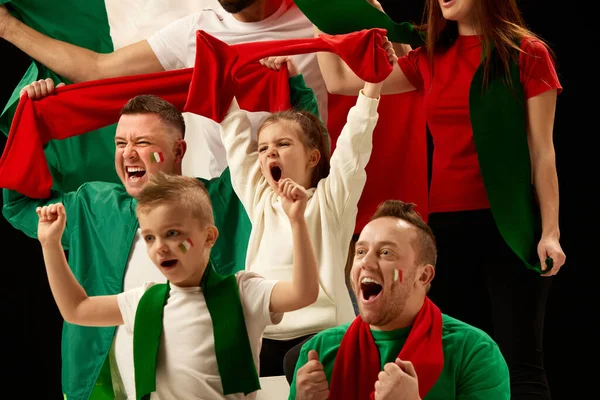 Att Vinna Ett Framgångsrikt Italienskt Lag Fotboll Fotbollsfans Känslomässigt Muntra — Stockfoto