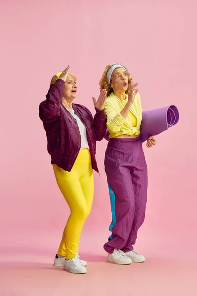 Elderly Sportive Women Colorful Uniform Going Sport Club Posing Pink — Stock Photo, Image