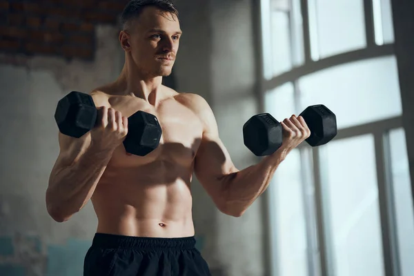 Homem Esportivo Jovem Com Forte Muscular Alívio Corpo Treinamento Sem — Fotografia de Stock