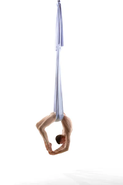 Young Sporty Man Professional Aerial Gymnast Training Silk Aerial Ribbons — Stock Photo, Image