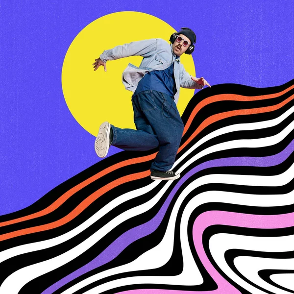 若い男 ヒップスターヘッドフォンで音楽を聴き カラフルな背景にヒップホップを踊る 現代美術のコラージュ スポーツライフスタイル 創造性の概念 カラフルなデザイン — ストック写真