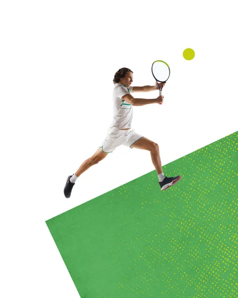抽象的な背景を背景に白い制服を着た青年がテニスをする 趣味がいい 現代美術のコラージュ スポーツ 行動と動き ライフスタイルの概念 創造的なデザイン — ストック写真