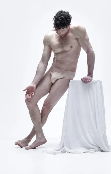 Plný Portrét Pohledného Muže Svalnatým Reliéfním Tělem Pózujícího Bez Trička — Stock fotografie