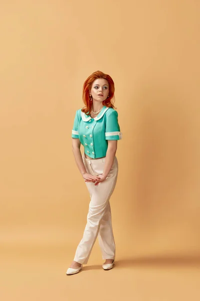 Full Length Portrait Young Attractive Redhead Woman Stylish Clothes Posing — Stock Photo, Image