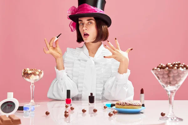Attractive Stylish Young Woman Cylinder Hat White Blouse Painting Nails — Stock Photo, Image