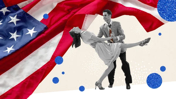Feliz Hombre Mujer Con Ropa Retro Bailando Sobre Bandera Americana — Foto de Stock