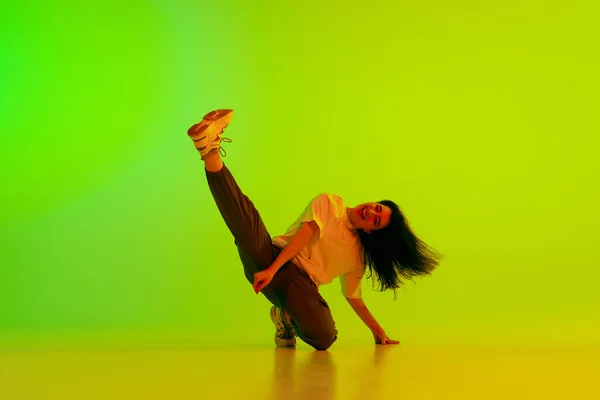Chica Joven Flexible Artística Danza Estilo Moderno Que Realiza Hip — Foto de Stock