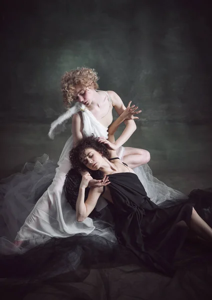 Rainhas Éden Inferno Retrato Duas Mulheres Anjo Demônio Contra Fundo — Fotografia de Stock