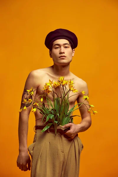 Portret Tip Frumos Tânăr Coreean Model Care Pozează Fără Tricou — Fotografie, imagine de stoc