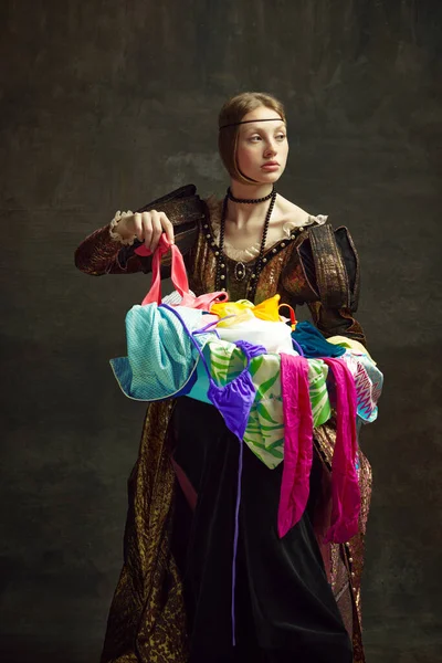 Portret Młodej Ładnej Dziewczyny Elegancka Średniowieczna Osoba Zabytkowej Sukience Wieloma — Zdjęcie stockowe