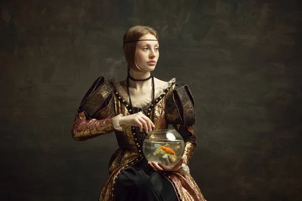 Portrét Královské Osoby Mladá Dívka Starých Šatech Držící Velké Akvárium — Stock fotografie