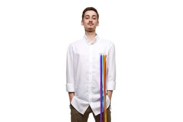 Ritratto Giovane Posa Camicia Bianca Con Arcobaleno Bandiera Lgbt Sfondo — Foto Stock