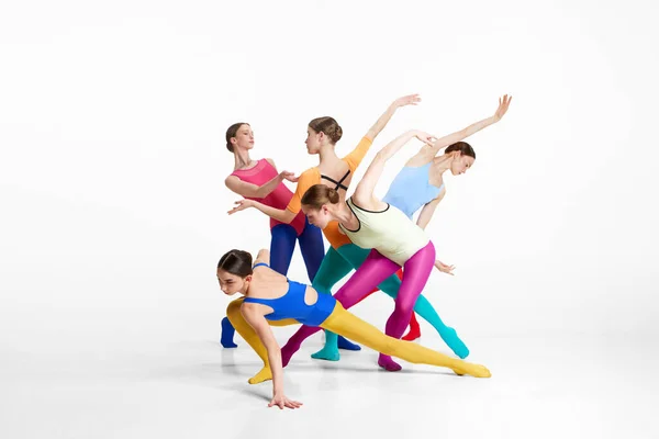 Caos Chicas Jóvenes Bailarinas Ballet Profesionales Haciendo Rendimiento Ropa Colorida — Foto de Stock