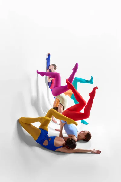 Jonge Artistieke Meisjes Balletdanseres Strakke Panty Bodysuits Die Dansen Tegen — Stockfoto