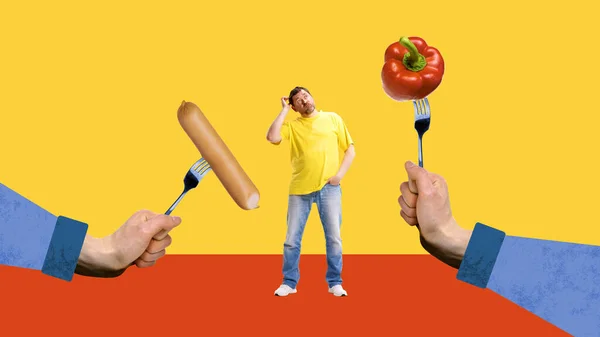 做你的选择 男人选择食物 香肠或红辣椒而不是明亮的黄色背景 当代艺术拼贴 食物的概念 健康和不健康的饮食 创造力 现代设计 — 图库照片
