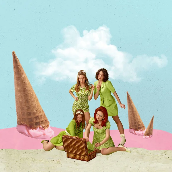 Чотири Красивих Стильних Жінки Друзі Сидять Пляжі Навколо Танення Морозива — стокове фото