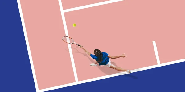 Коллаж Вид Сверху Молодую Брюнетку Синей Рубашке Играющую Теннис Корте — стоковое фото
