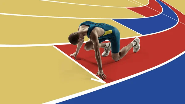 コラージュ 若い筋肉質の男 プロの男性アスリート カラフルなマラソンスタジアムでランナーのトレーニング 耐久性とスピード スポーツ アクティブライフスタイル アクションと運動の概念 — ストック写真