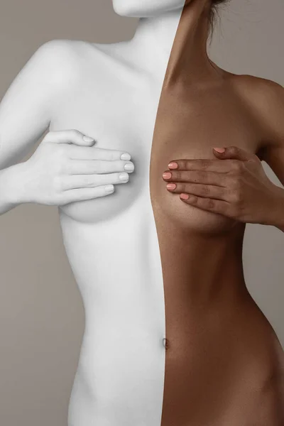 Obraz Krásného Štíhlého Ženského Těla Bez Tváře Opálenou Bílou Barvou — Stock fotografie
