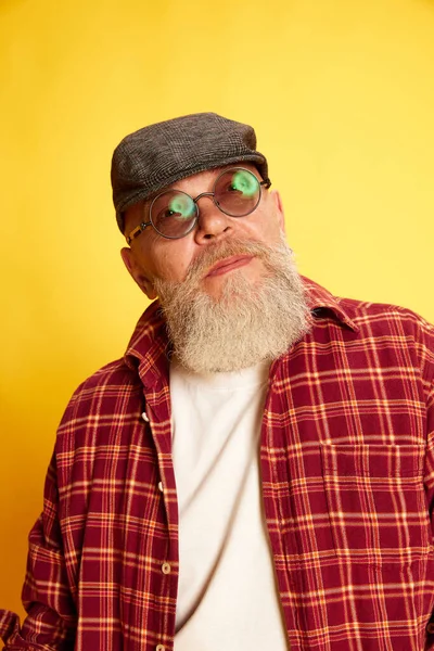 Portrait Stylish Mature Bearded Man Checkered Shirt Glasses Cap Posing — Stock Photo, Image