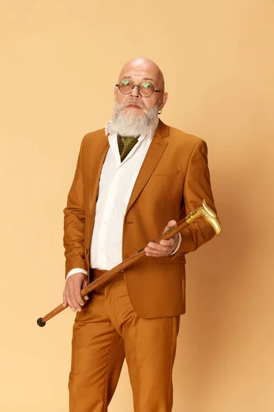 Portrait Bearded Mature Bald Man Elegant Classical Suit Posing Serious — Stock Photo, Image