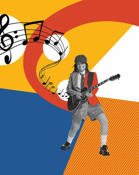 穿着复古服装的小女孩笑着 在五颜六色的抽象背景下弹奏吉他 当代艺术拼贴 音乐节 广告的概念 — 图库照片