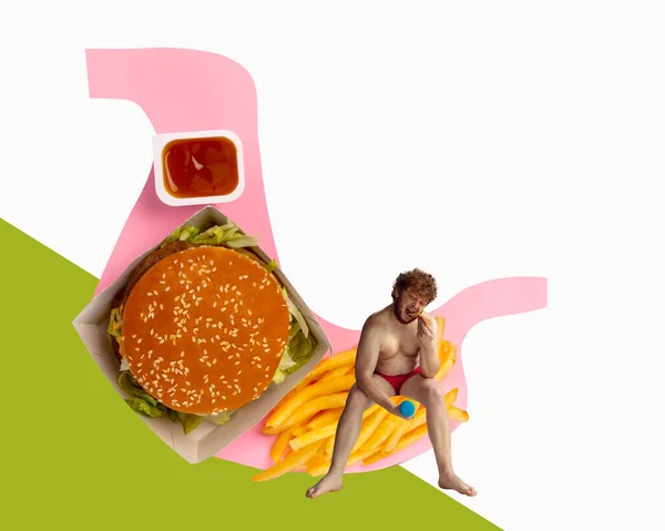 뚱보는 정크푸드 햄버거 감자튀김을 운동을 중단하고 건강에 음식을 먹는다 콜라주 — 스톡 사진