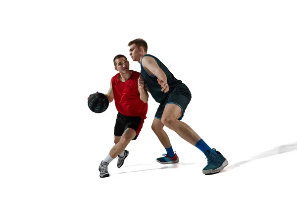Twee Professionele Basketbalspelers Beweging Tijdens Het Spel Spelen Met Bal — Stockfoto