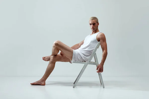 Komfort Look Junger Gutaussehender Mann Mit Muskulösem Körper Der Unterwäsche — Stockfoto
