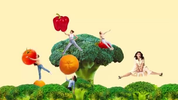 Молоді Люди Навколо Здорової Їжі Броколі Червоний Перець Цитрусові Помідори — стокове відео