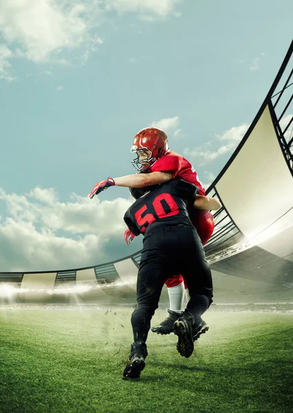 Gespanntes Spiel Leistungsstarke Motivierte Sportler American Football Spieler Bewegung Die — Stockfoto