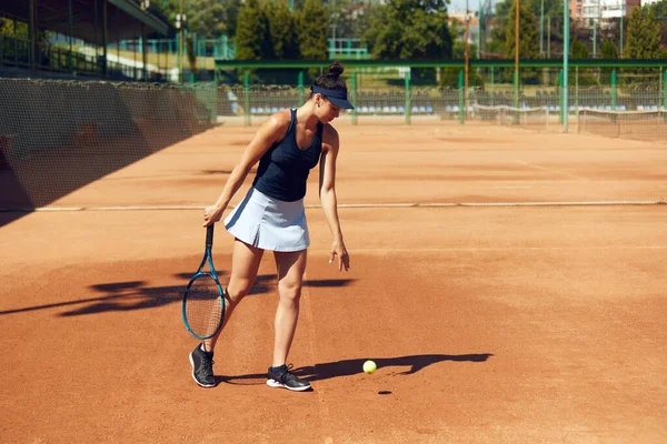 Jeune Fille Athlète Tenue Sport Entraînant Dehors Joueuse Tennis Pendant — Photo