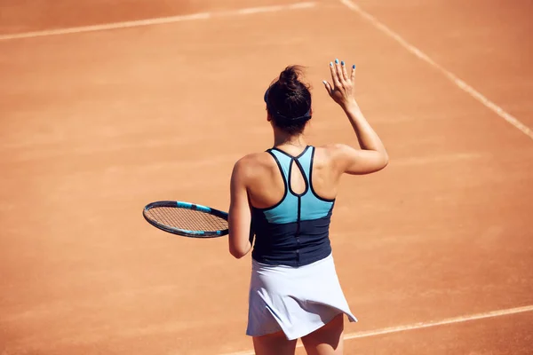 Genç Bir Kadının Arka Plan Görüntüsü Tenis Oyuncusu Staif Sarayda — Stok fotoğraf